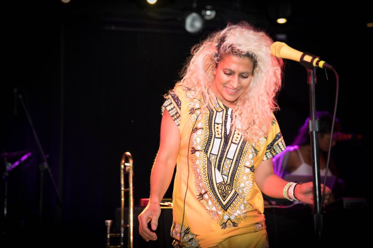 2016_9-22-madame_gandhi_c-1