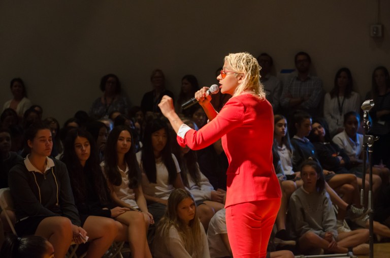 MadameGandhi_ASM-296