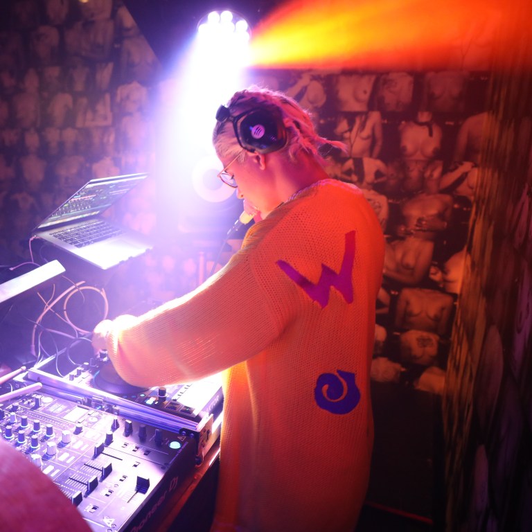 10775149424_2X2A1190