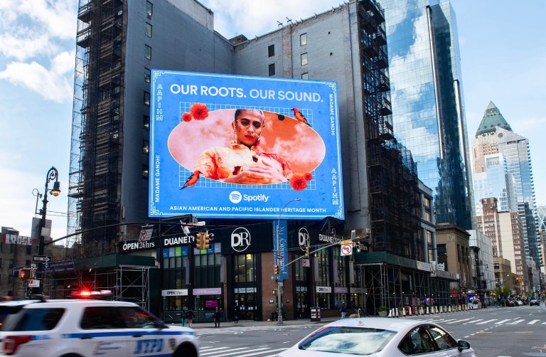 NY.D200_SPOTIFY_BLUE YELLOW_APPROACH2_050420